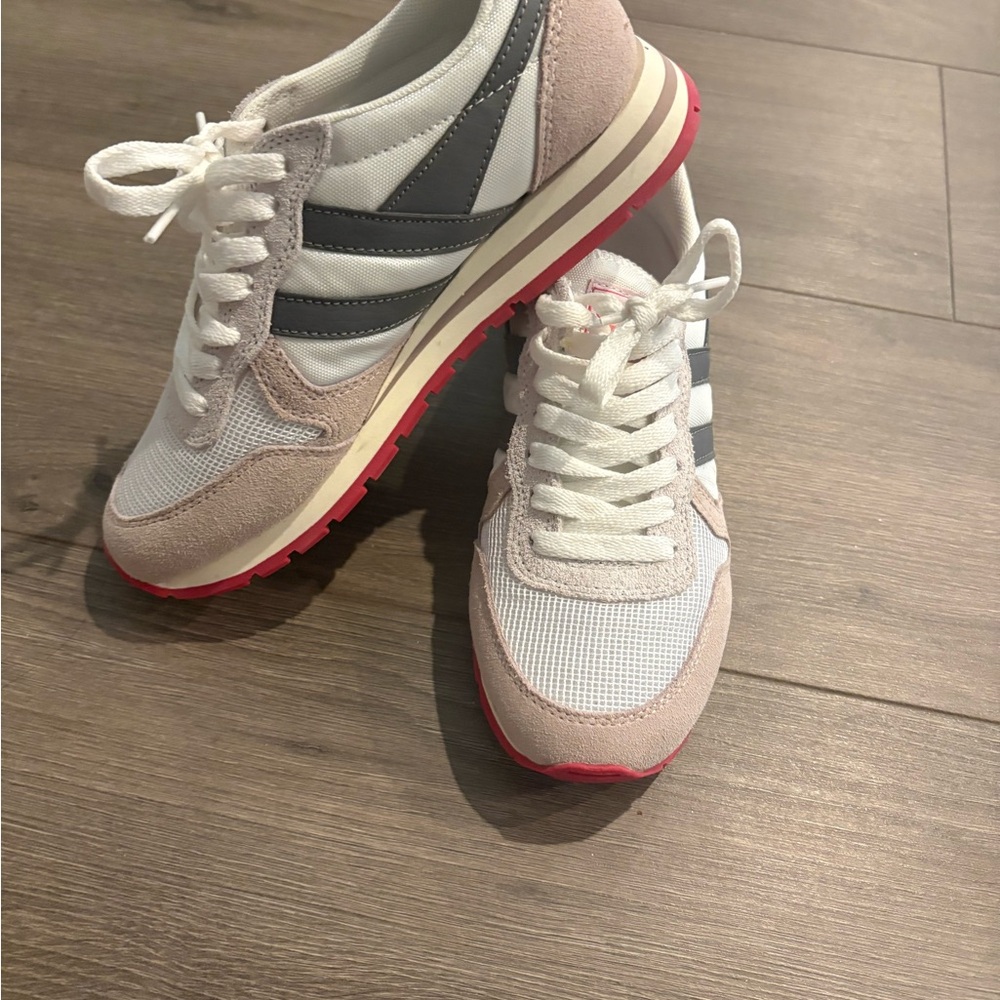 Gola Women's Athletic Shoes in Pink, Gray, and White